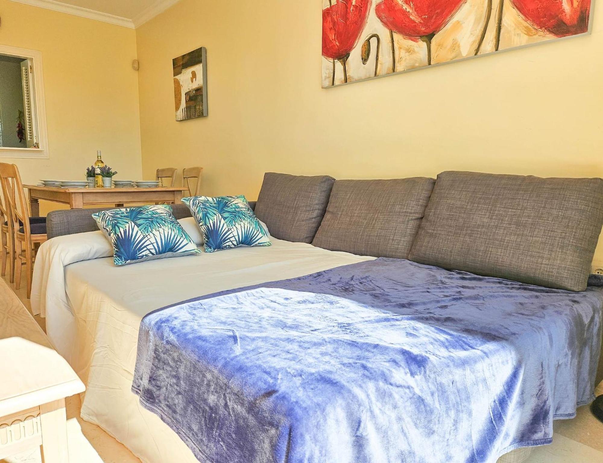 1 Bed In Lagos De Santa Maria, Elviria Apartment