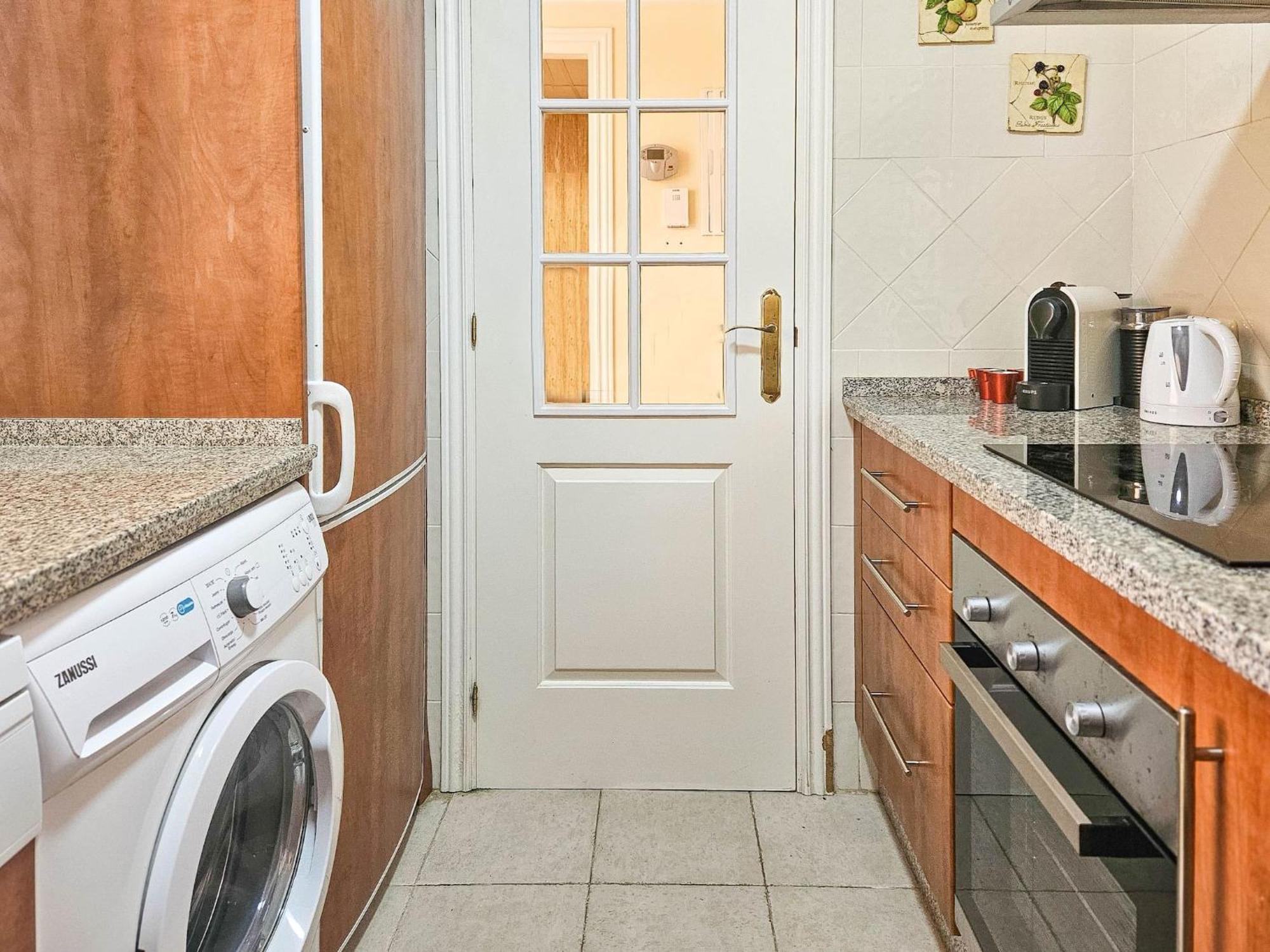 1 Bed In Lagos De Santa Maria, Elviria Apartment *