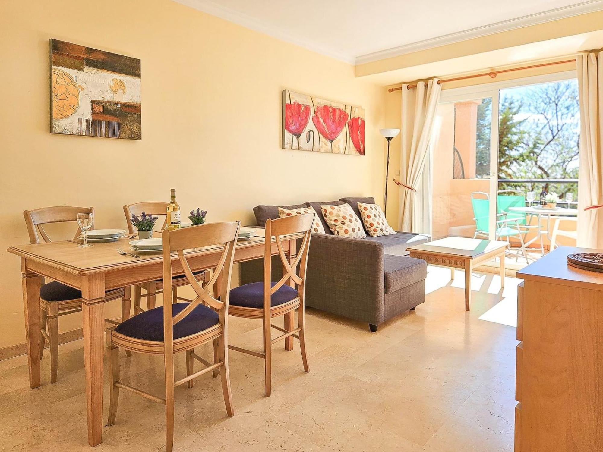 1 Bed In Lagos De Santa Maria, Elviria Apartment *